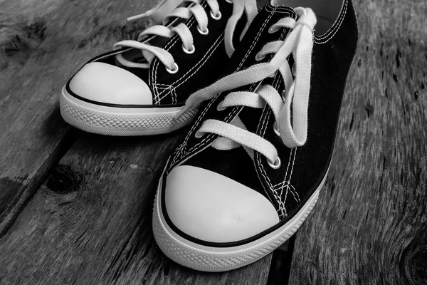 Чорні кросівки з ефектом фільтра ретро вінтажний стиль — стокове фото