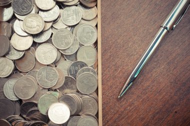 Kalem ve paralar filtre etkisi retro vintage tarzı ile