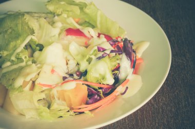 Filtre etkisi retro vintage tarzı ile salata