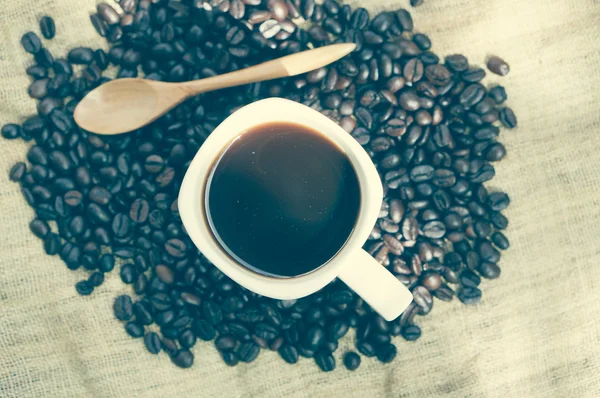 Kaffee mit Filtereffekt im Retro-Vintage-Stil — Stockfoto