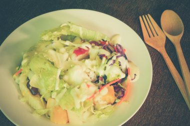 Filtre etkisi retro vintage tarzı ile salata