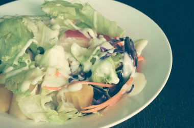 Filtre etkisi retro vintage tarzı ile salata