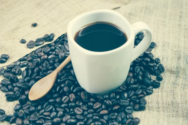 Kaffee mit Filtereffekt im Retro-Vintage-Stil — Stockfoto