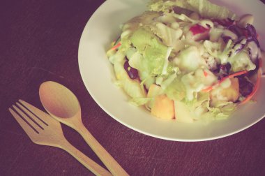 Filtre etkisi retro vintage tarzı ile salata