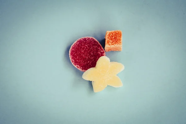 Barevné ovoce pasta sladkosti s filtrační efekt retro vintage chlívku — Stock fotografie