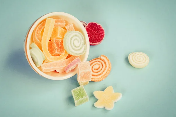 Dolci colorati di pasta di frutta con effetto filtro retro vintage sty — Foto Stock