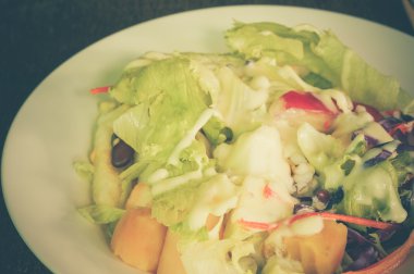 Filtre etkisi retro vintage tarzı ile salata