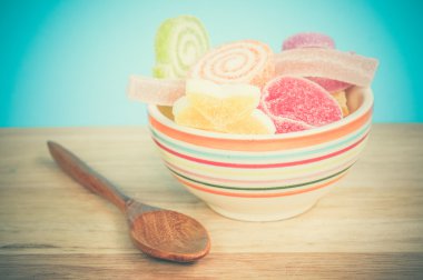 Renkli meyve-hamur tatlılar filtre etkisi retro vintage arpacık ile