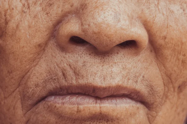 Çok yaşlı kadın ağız yakından görmek — Stok fotoğraf