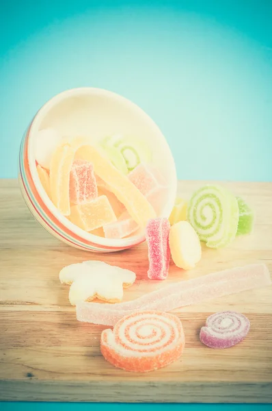 Färgstarka frukt-klistra godis med filter effekt retro vintage stil — Stockfoto