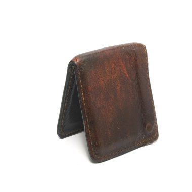 eski deri cüzdan izole beyaz zemin üzerine