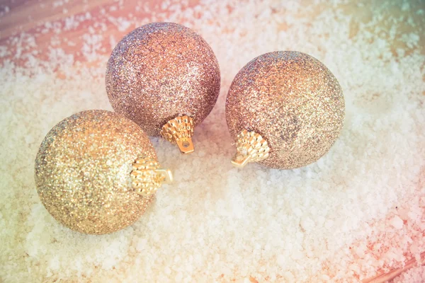 Boule de Noël avec effet filtre style vintage rétro — Photo