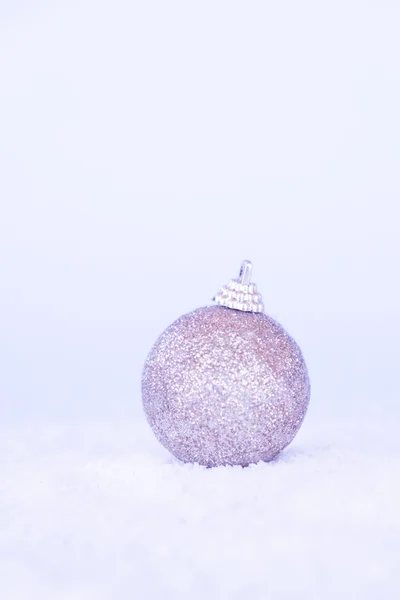 フィルター効果のレトロなビンテージ スタイルのクリスマス ボール — ストック写真