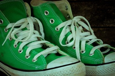 spor ayakkabıları ile filtre etkisi retro vintage styl