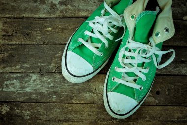 spor ayakkabıları ile filtre etkisi retro vintage styl