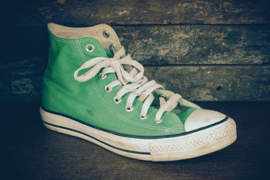 spor ayakkabıları ile filtre etkisi retro vintage styl