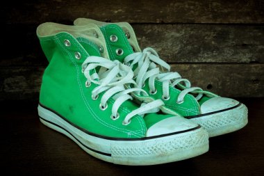 spor ayakkabıları ile filtre etkisi retro vintage styl