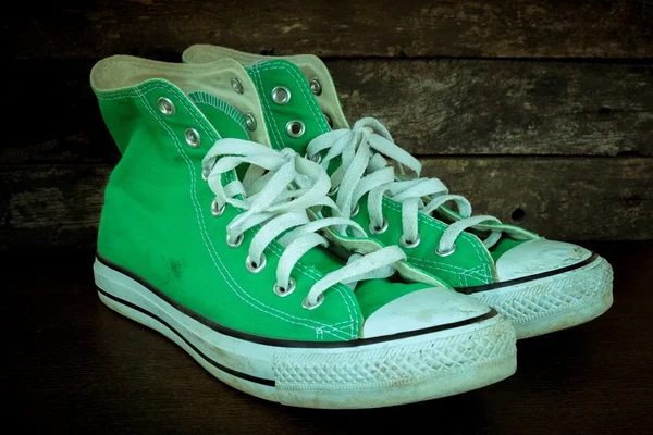 spor ayakkabıları ile filtre etkisi retro vintage styl