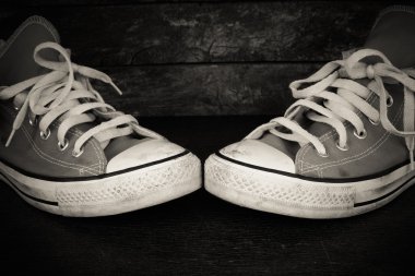 spor ayakkabıları ile filtre etkisi retro vintage styl