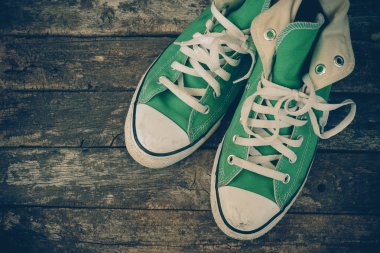 spor ayakkabıları ile filtre etkisi retro vintage styl