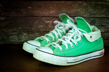 spor ayakkabıları ile filtre etkisi retro vintage styl