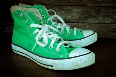 spor ayakkabıları ile filtre etkisi retro vintage styl