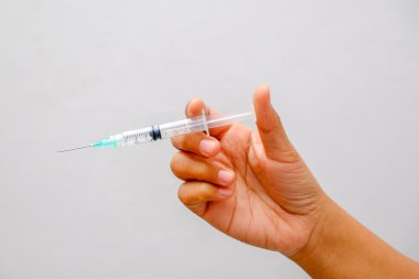 El tutma şırınga ile filtre etkisi retro vintage tarzı