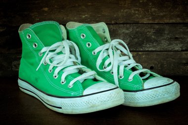 spor ayakkabıları ile filtre etkisi retro vintage styl