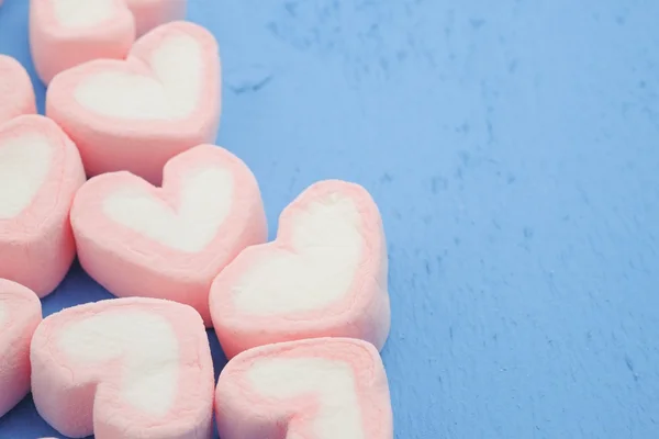 Forma de coração rosa de marshmallow com efeito de filtro retro vintage — Fotografia de Stock