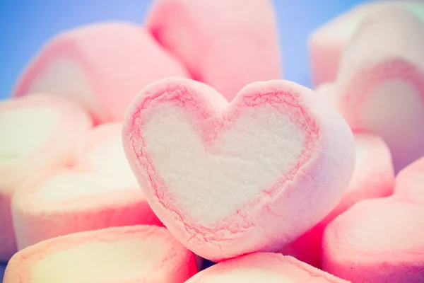 Roze hart vorm van marshmallow met filter effect retro vintage — Stockfoto
