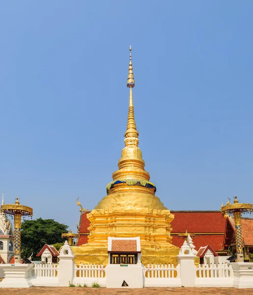 Złoty Buddyjski pagoda — Zdjęcie stockowe