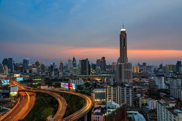 Bangkok çatı alacakaranlıkta — Stok fotoğraf