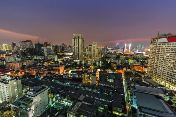 Bangkok alacakaranlıkta manzarası — Stok fotoğraf