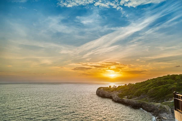 Beau ciel de coucher de soleil — Photo