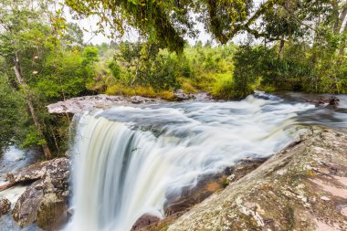 Penpobmai şelale, si