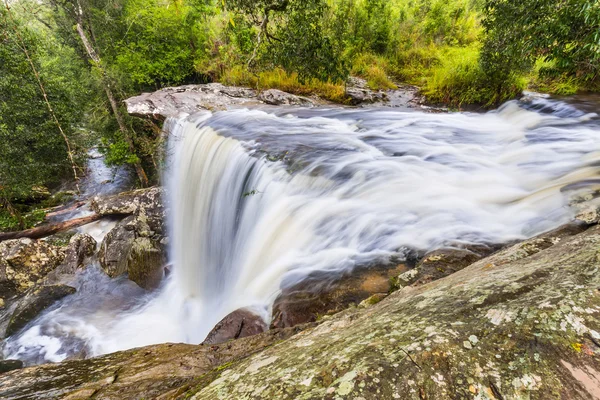 Penpobmai waterfall, si — Stock Photo, Image