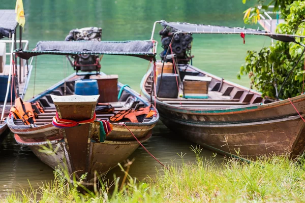 Традиционные тайские лодки Longtail — стоковое фото