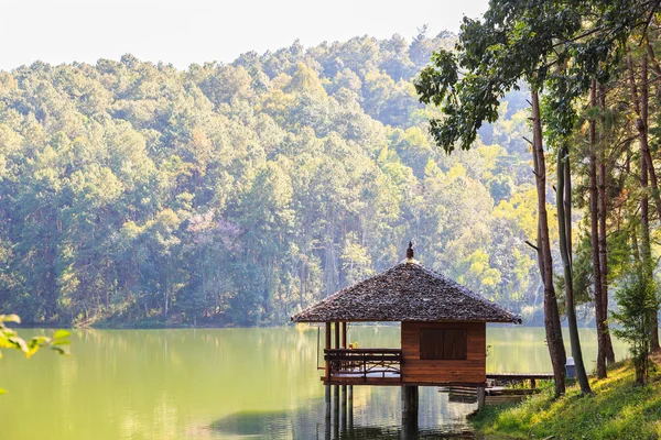 Serene lodging house at Pang Ung — Stock Photo, Image