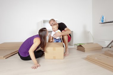 hareketli bebek genç ailesi 