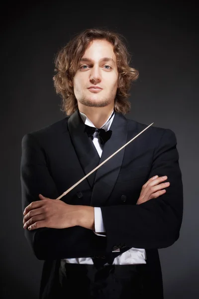 Porträtt av en ung dirigent. — Stockfoto