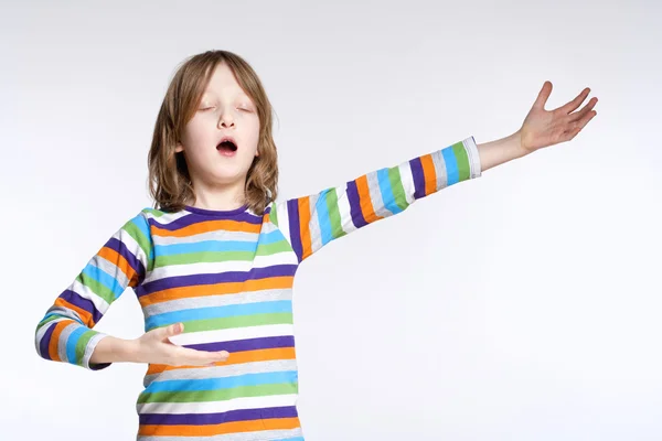 Porträt eines Jungen als Opernsänger — Stockfoto