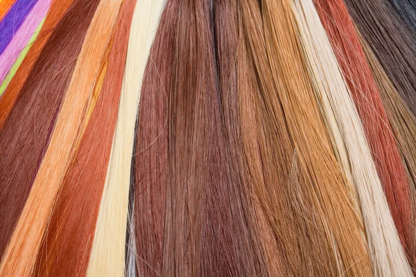 Peruk Üretimi İçin Yapay Saç Kullanımı 