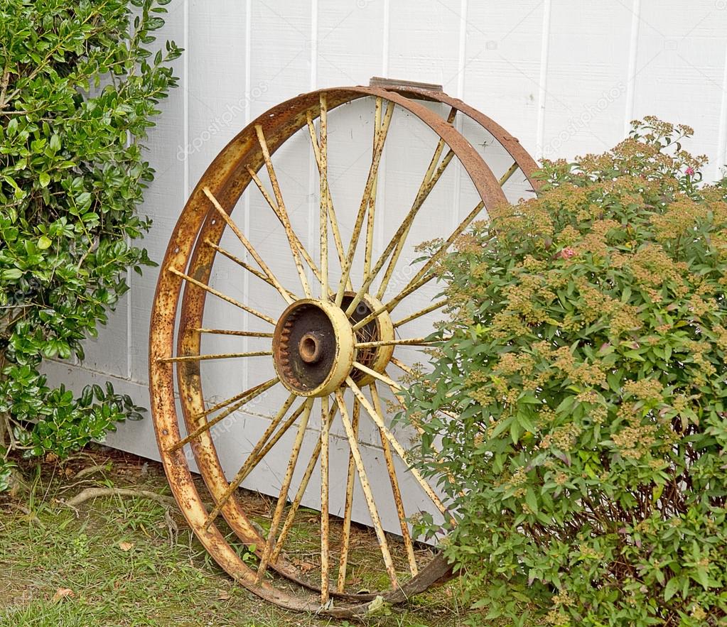 Vintage Wagon Wheel Leaning