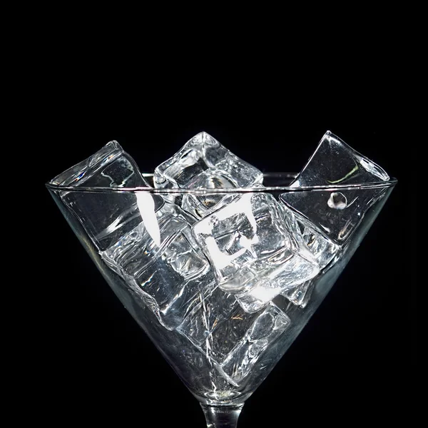 ICE CUBES ON BLACK BACKGROUND — Stock Photo, Image