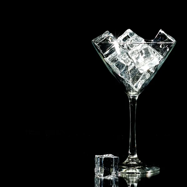 ICE CUBES ON BLACK BACKGROUND — Stock Photo, Image