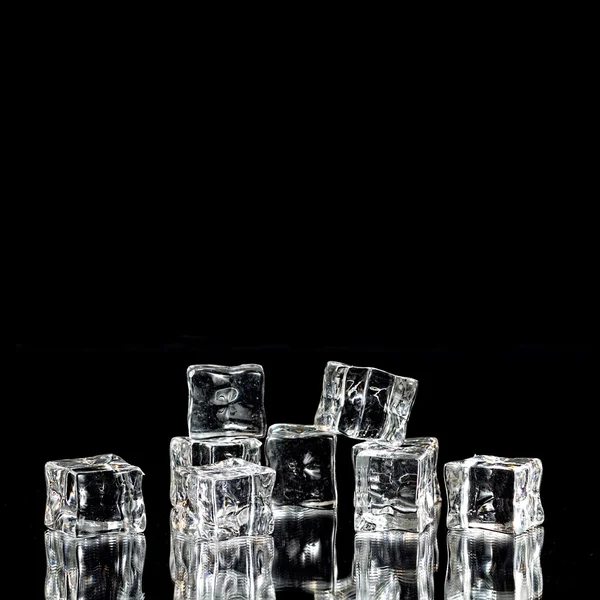 ICE CUBES ON BLACK BACKGROUND — Stock Photo, Image