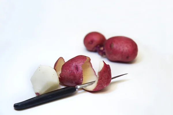 Peeling Potatoes — Stock Photo, Image