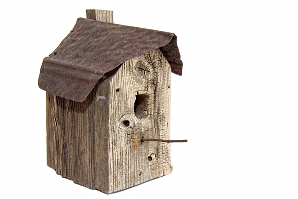 Vecchio Birdhouse esposto all'aria e consumato — Foto Stock