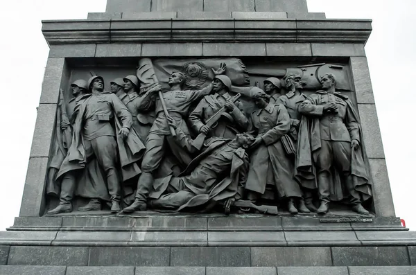 Minsk Belarus August 2012 Bas Relief Tillägnad Händelserna Andra Världskriget — Stockfoto