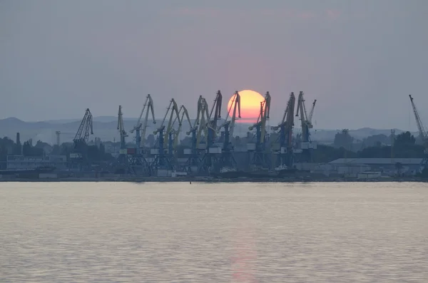 Námořní Obchodní Přístav Při Západu Slunce Kerchu Krym — Stock fotografie